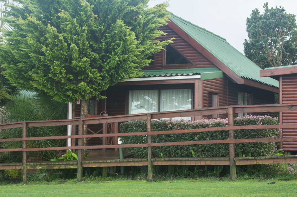 Beyond Urban Cottages สตอร์มริเวอร์ ภายนอก รูปภาพ