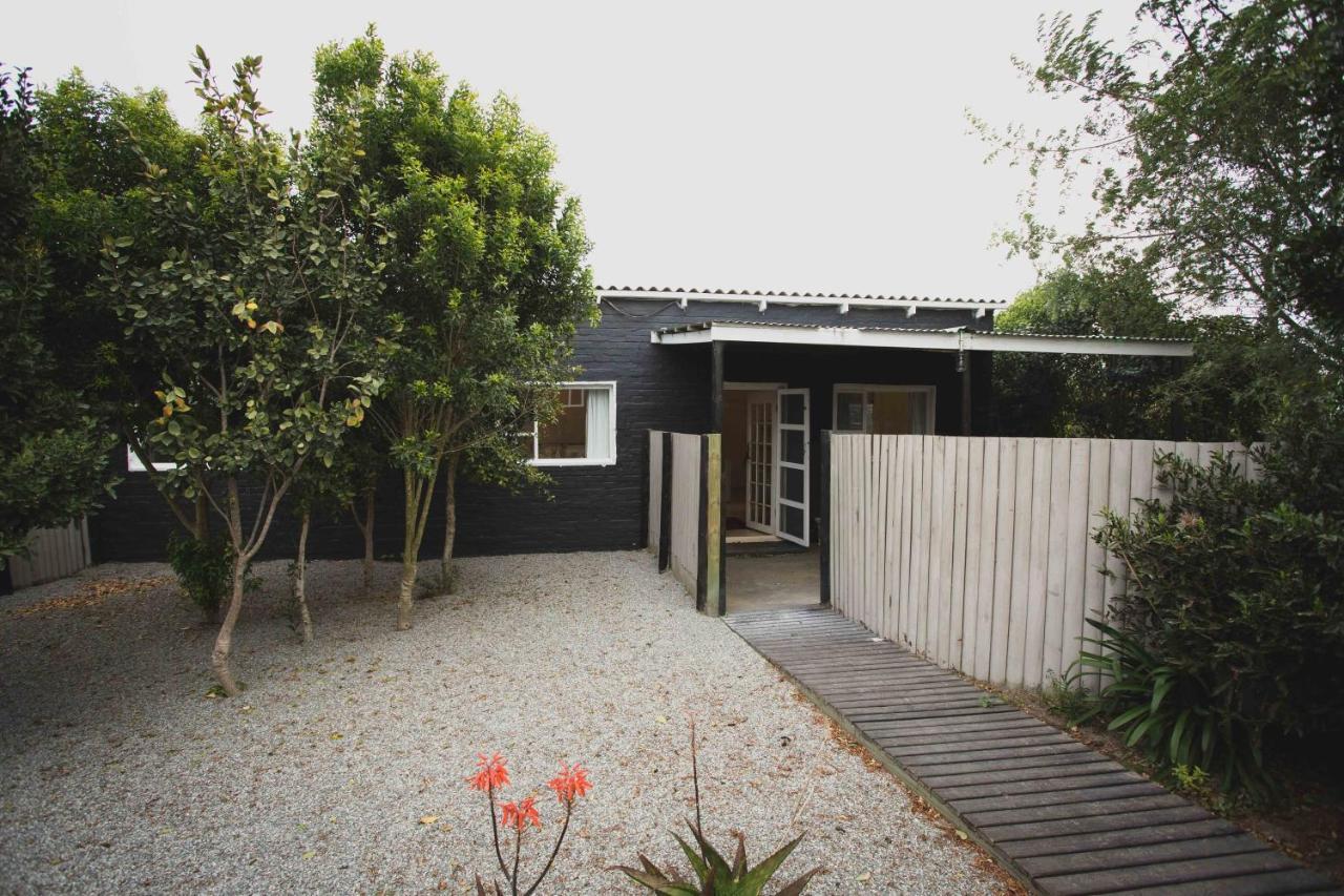Beyond Urban Cottages สตอร์มริเวอร์ ภายนอก รูปภาพ
